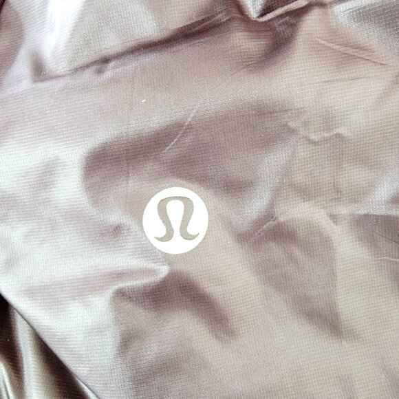 Lululemon Women's Black Berry Purple Down For A Run II Puffer Jacket Size 6 - Picture 7 of 9